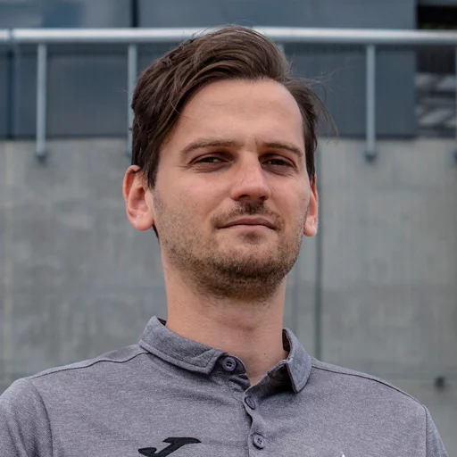 kwadrat-Maciej-Szymański